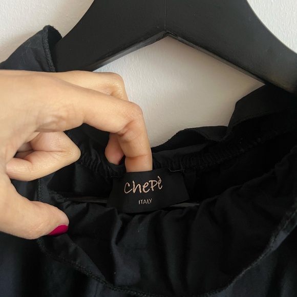 Black dress with ruffles - Picture 2 of 4